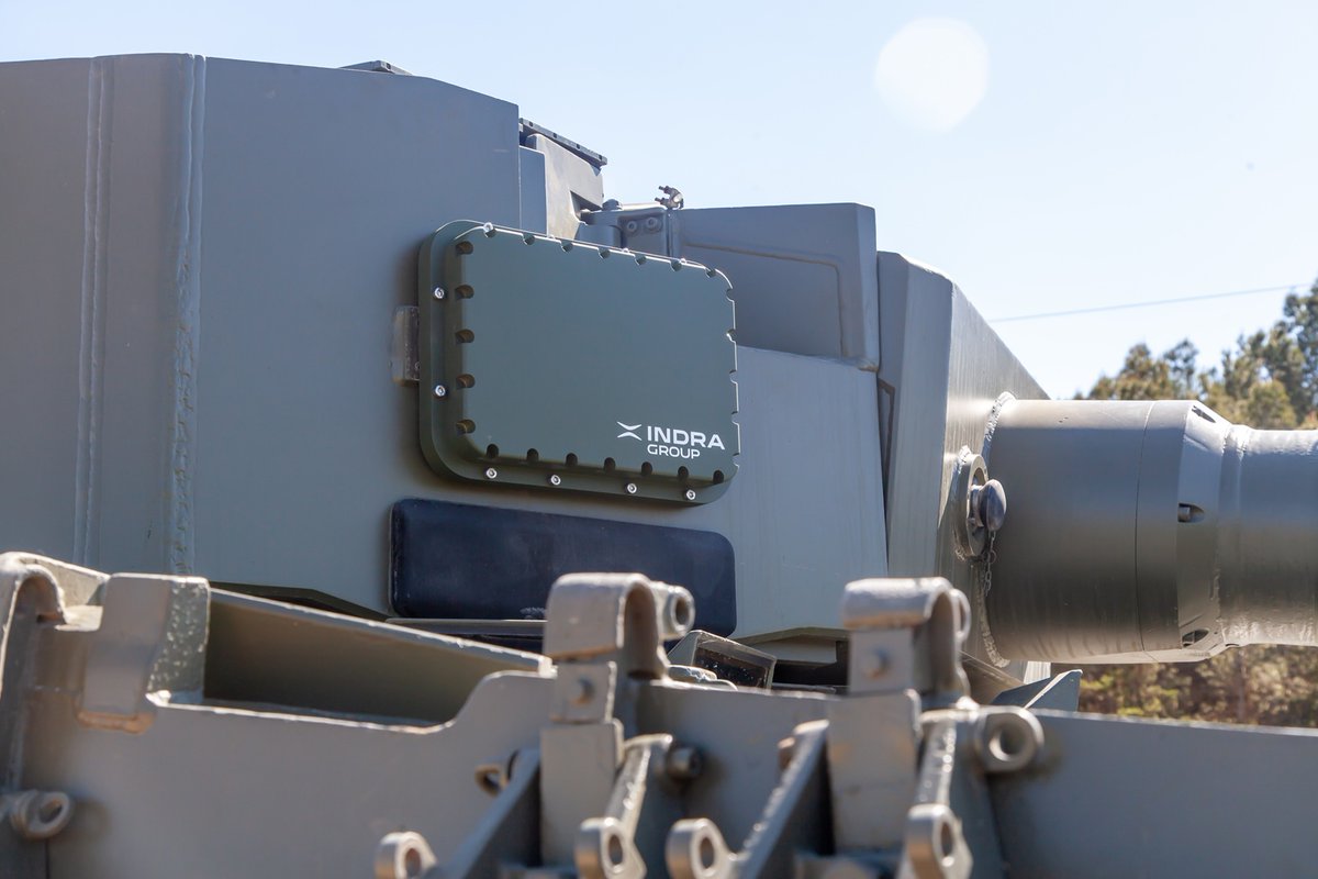 IndraCompany's tweet photo. Indra Group y @RheinmetallAG refuerzan la protección de los vehículos blindados de nueva generación. Ambas han firmado un acuerdo para integrar el radar AESA NEMUS en el sistema de protección activa StrikeShield.
🔗https://t.co/1UAeRSJcaR
#IndraDefence #IndraGroup #Defensa https://t.co/xVJvvMS1Ky