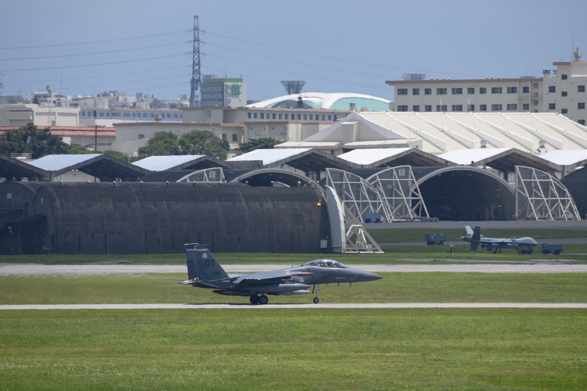 StudioHappyM4's tweet photo. F15EX

もう先月ですが、7月にラプター目当てに
#嘉手納基地 行ったとき、
テールコード OT (Operational Test) の F-15EX が
2機の F-15E ストライクイーグル 引き連れて、来てました

降りるところ見れませんでしたが、
この日に帰ったという情報も…
(離陸時だけでも見れてよかった)

 #F15E #F15EX https://t.co/TWnubdiw2K