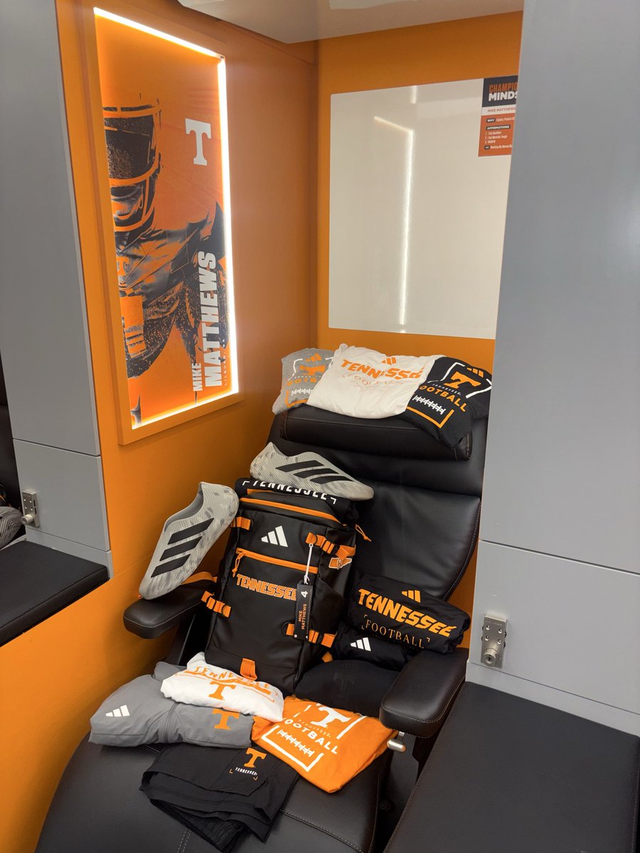 Vol_Equipment's tweet photo. Camp essentials ✔️@Vol_Football https://t.co/nlDgHDvYdA