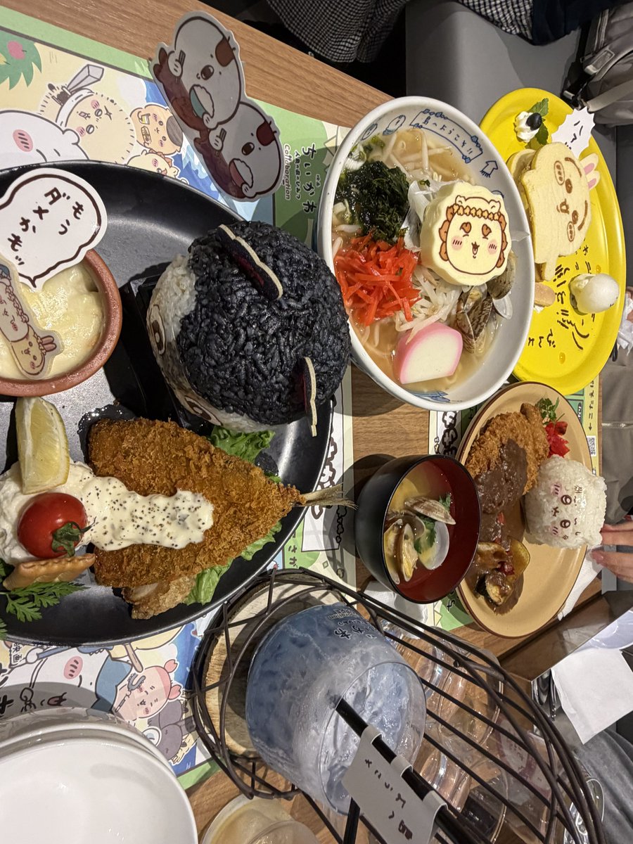 5dan23's tweet photo. 絶対2人で食べる量じゃ無い https://t.co/OqnLt8jEFE
