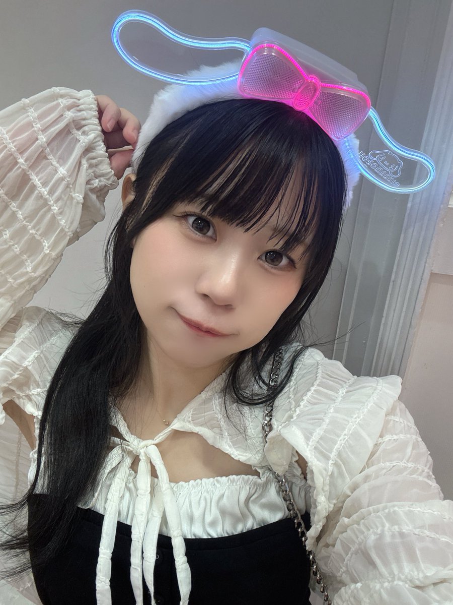 sk_klkl's tweet photo. ネオンカチューシャ誰もつけてなかった💧こんなに可愛いのに… https://t.co/vIwmCYT5v2