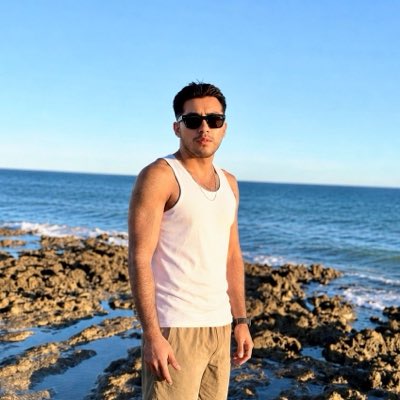 OKahnwald's tweet photo. #NuevaFotoDePerfil https://t.co/vBKugauxrl