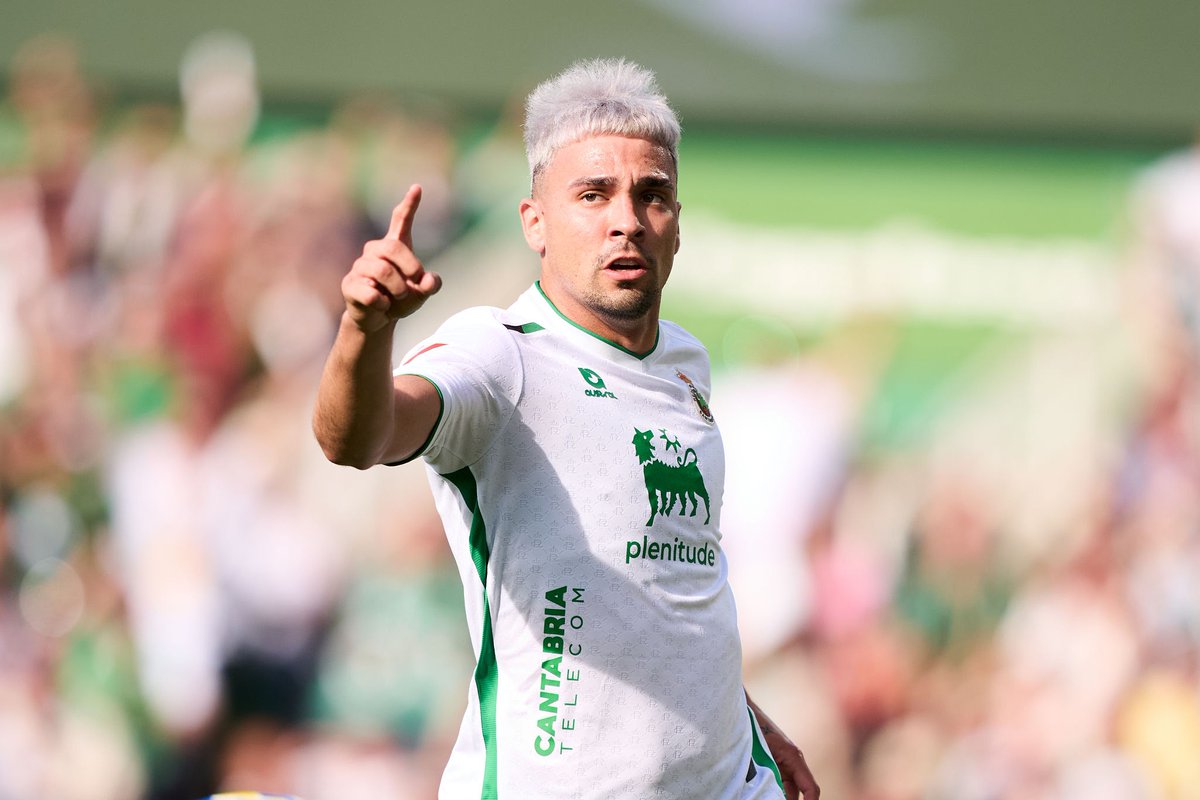 solofichajes123's tweet photo. El delantero del @RealRacingclub Arana quiere jugar en la @UDLP_Oficial

▪️Publica @marca que regresar al equipo de su tierra se ha convertido en su prioridad https://t.co/iNmz4ZyZTU
