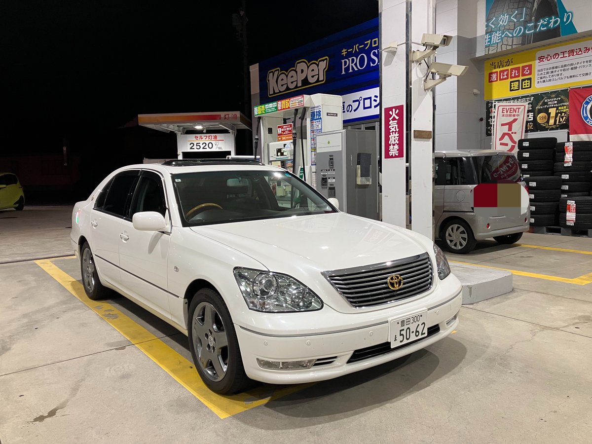 gup_ucf31ci's tweet photo. 30後期セルシオの航続距離の限界に挑む旅、真夏の回が終了しました！

航続距離1288.6km、燃費15.41km/Lという訳分からない記録が誕生しました！！！！

タンク容量84Lに対してゴール時の給油量は83.61L、計算しながら走ってたとはいえガス欠しなかったのが不思議でした。

もう二度とやりません。 https://t.co/WBiaAoV2JL