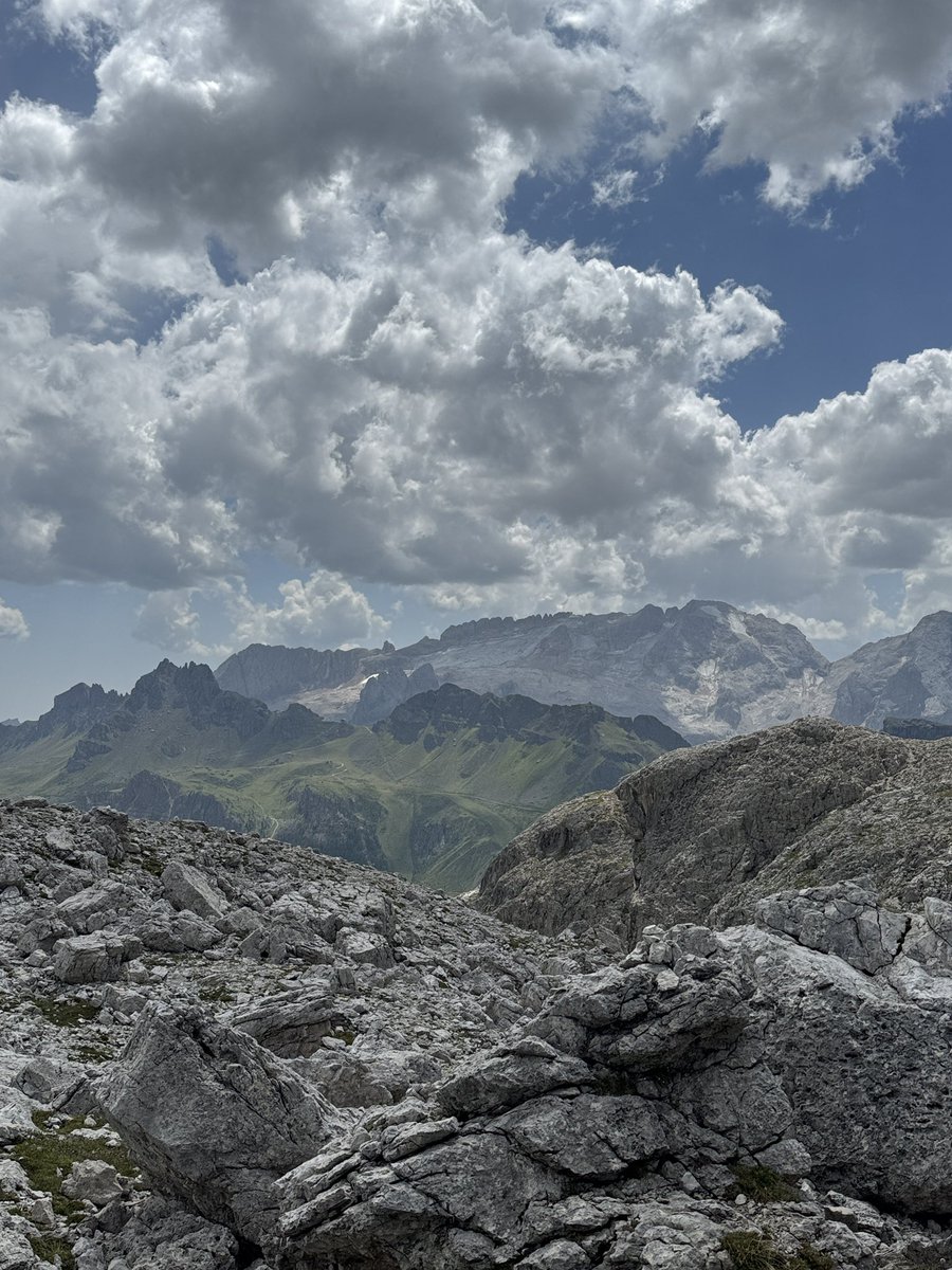 FloDESCHAMP's tweet photo. Du côté de Boé
#Altabadia https://t.co/Su77VZ8xpu
