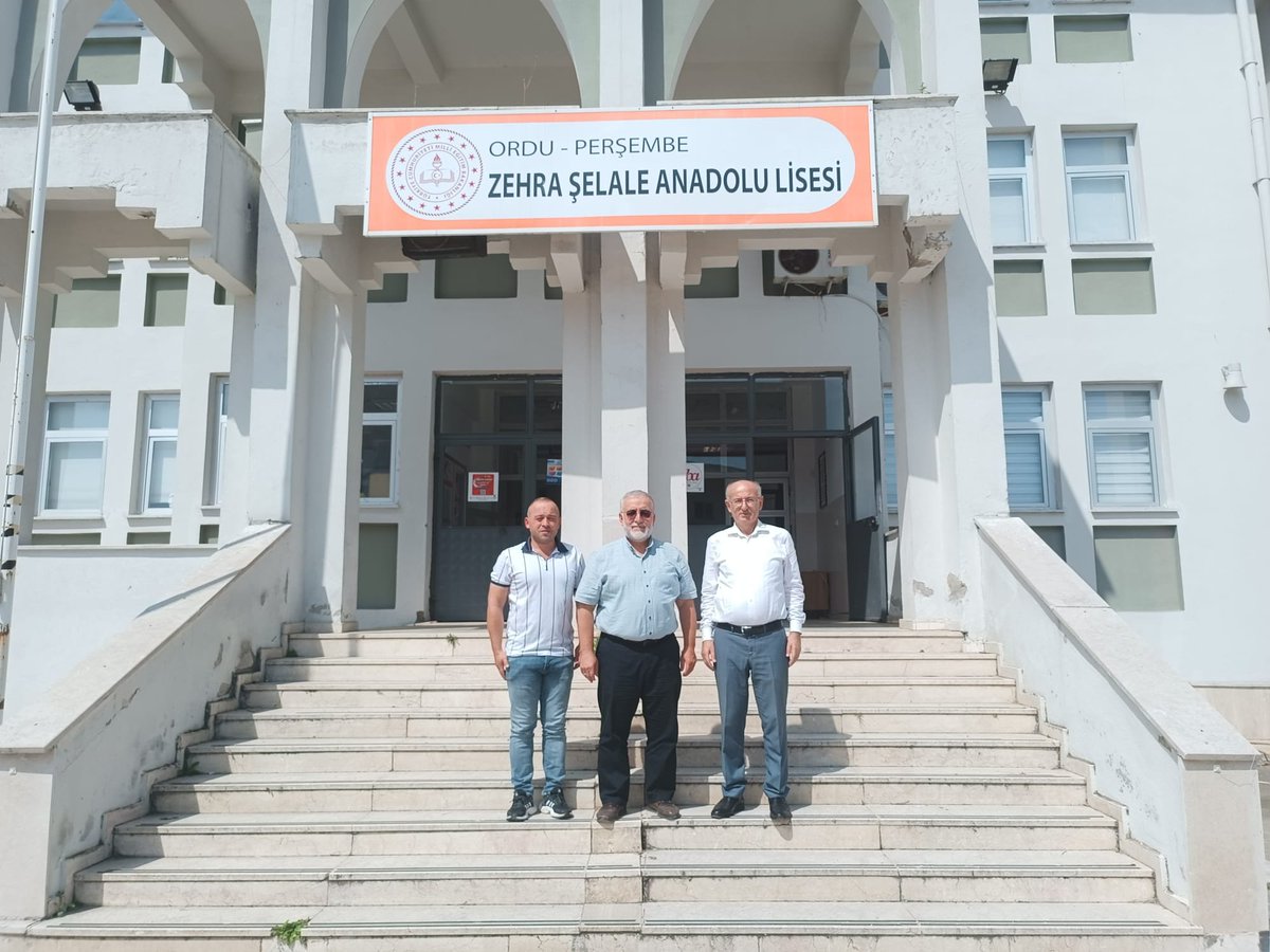 sema_tut's tweet photo. İlçe Millî Eğitim Müdürümüz Murat Çulfaz, Şube Müdürümüz Mustafa Eren ile birlikte Zehra Şelale Anadolu Lisesini ziyaret etti. #eğitim #eğitimkentiordu #ordu #perşembe #vona 
@Ordu_MEM @culfazmurat https://t.co/DmmmhMH9t5
