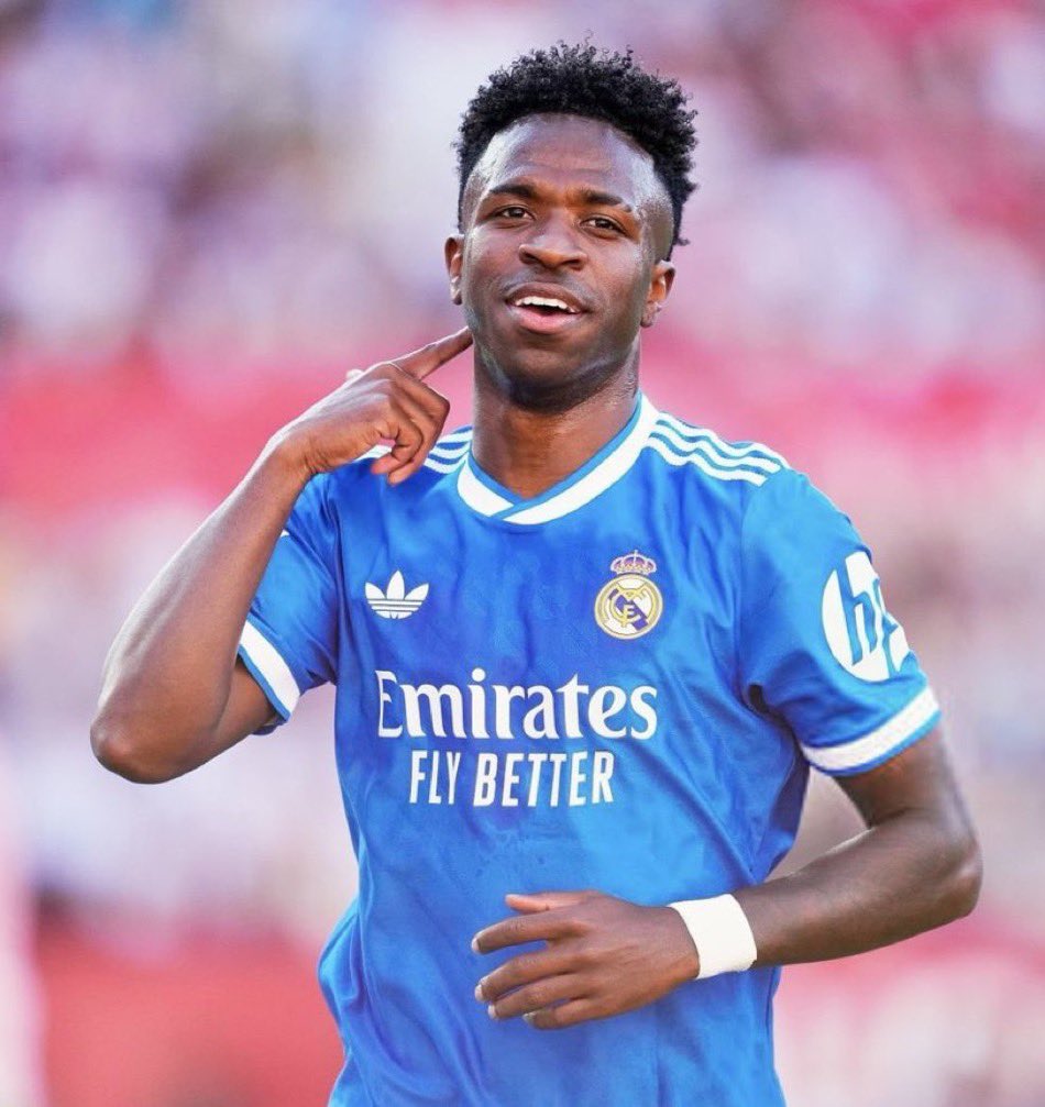 LfcNuel's tweet photo. 🚨 Vinícius Junior salary history

Flamengo - €29,000/w

Real Madrid (2018) - €115,000/w 

Real Madrid (Current) - €480,000/w 

Arsenal - €1,000,00…..hate https://t.co/1frazcTvvT