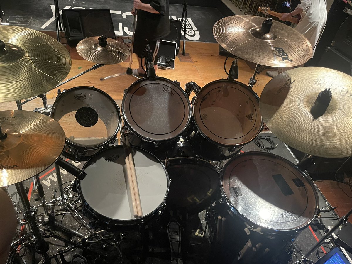 yuga_Musa's tweet photo. 京都ARCDEUXでゲネリハしてきました🥁

前回の主催LIVEから、
セッティングもスティックもスネアも変えて、めちゃくちゃパワーアップしてると自負しておりまする！

過去最高のMusaをお届けするので、
8月9日は京都ARCDEUXにぜひお越しください(((o(*ﾟ▽ﾟ*)o))) https://t.co/BJk1wRPIeY
