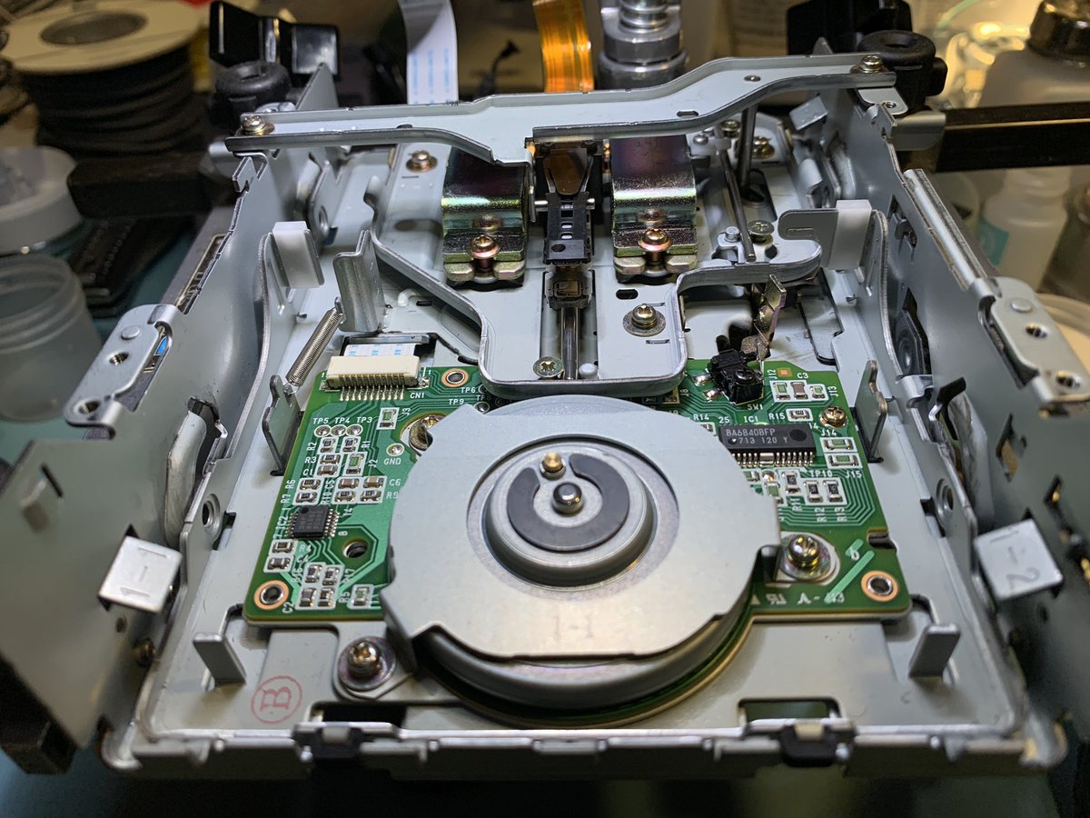 _BehindTheCode's tweet photo. Ever wanted to see the inside of a 64DD Development drive? 👀👇
Check it out!🤘😎 #Nintendo #64DD #N64 #gamedev #retrogaming https://t.co/63aJLn911j