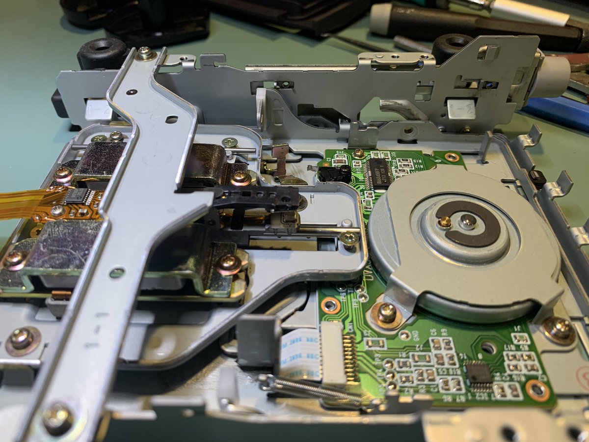 _BehindTheCode's tweet photo. Ever wanted to see the inside of a 64DD Development drive? 👀👇
Check it out!🤘😎 #Nintendo #64DD #N64 #gamedev #retrogaming https://t.co/63aJLn911j
