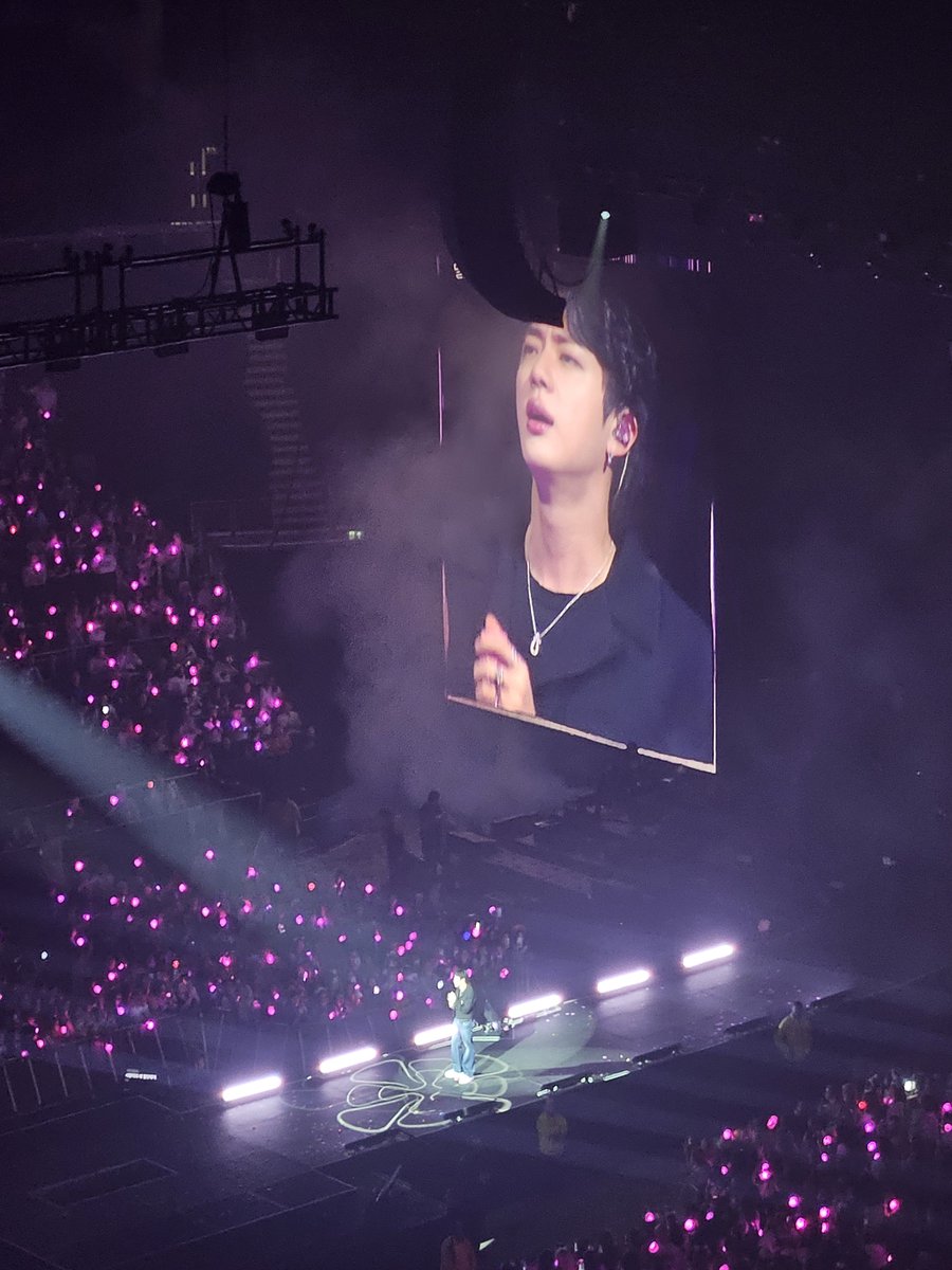 Min_Yorker's tweet photo. A year ago today :( 
First time seeing my super tuna 🐟
#runseokjin 🎣 https://t.co/BcV00PMfse