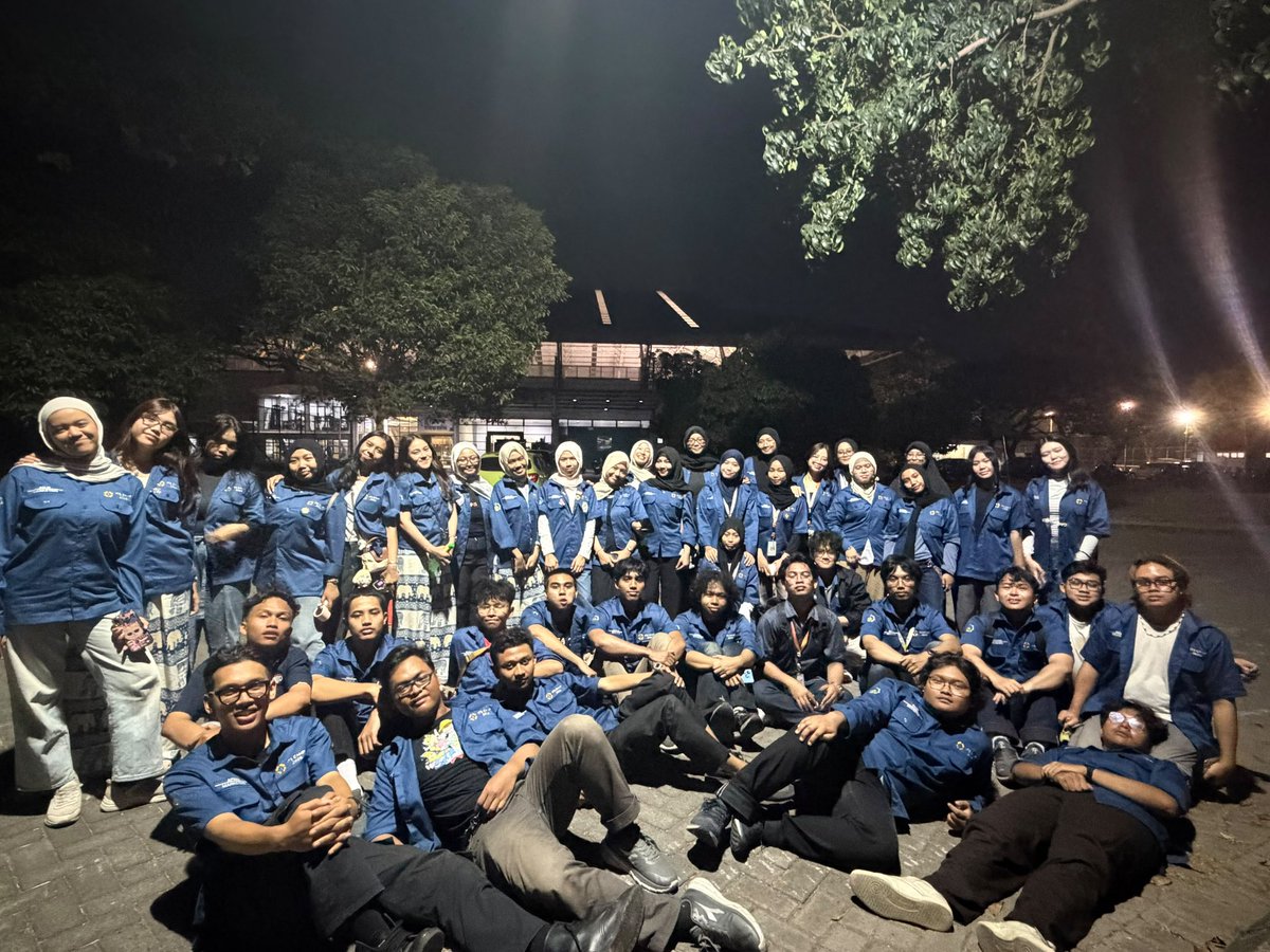 pembalsemayat's tweet photo. Branding ITS CAMP pamit undur diri <3 (boong) https://t.co/qUwGgKNllU