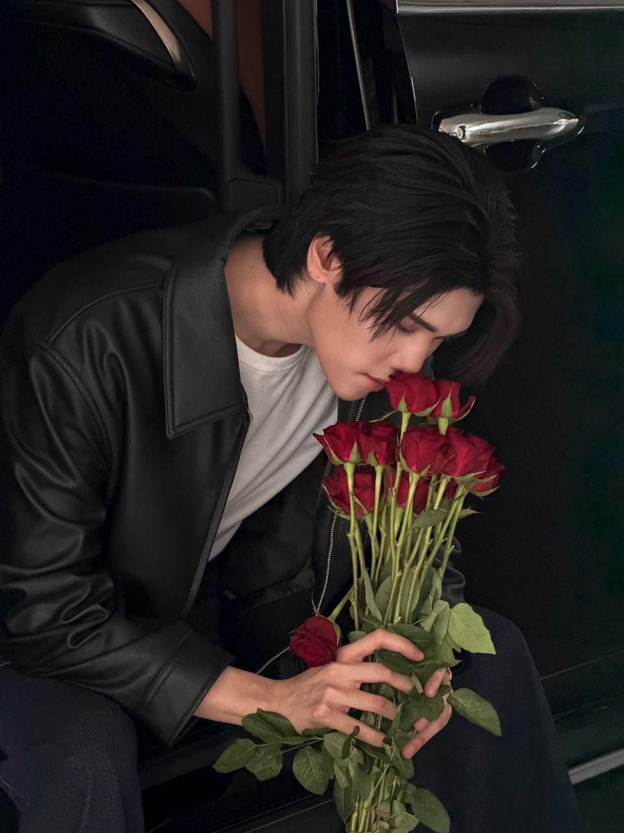 KorSorRor's tweet photo. 🐶🌹 🐻‍❄️ https://t.co/Wmy8z3mfJI