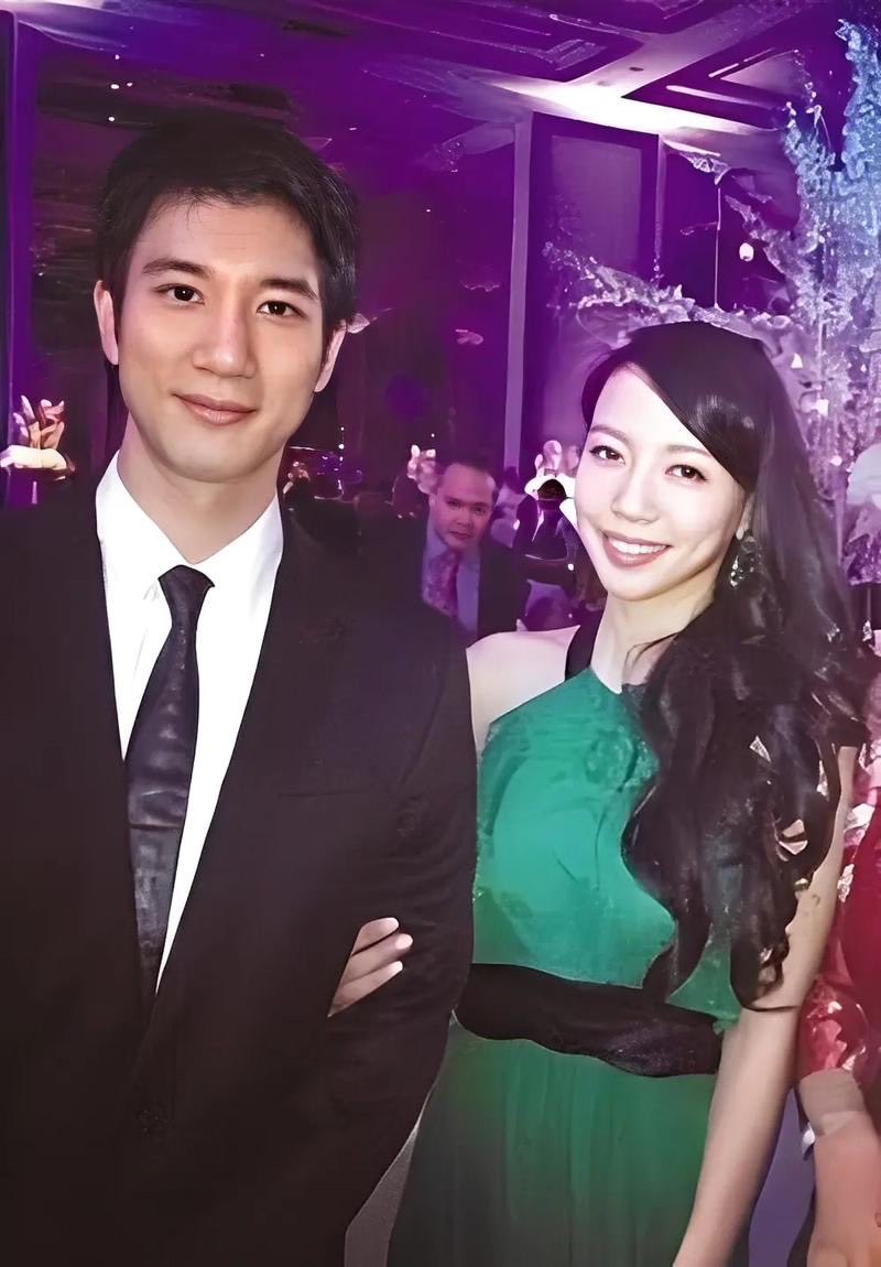 heisinvwu's tweet photo. 普通女人找了能力很好很能赚钱的男人还要求男人专一，就是过度贪婪。既要又要。这种女人的贪婪嫉妒会被原生家庭利用，闺蜜利用，以攻击男人肉体不忠诚，借着维护女性权益的名义劝女的给富豪老公离婚，分财产，因为女人能力平平钱财很难守得住，兄弟姐妹闺蜜会用各种方法从她这里搞钱，最终财富空空。 https://t.co/VKehwicrEm