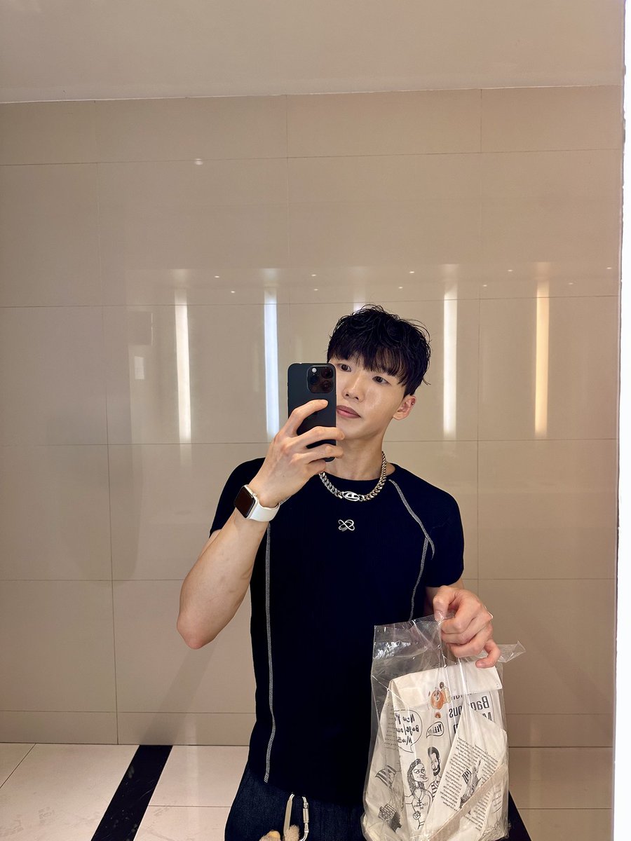 ocean3xu's tweet photo. last year https://t.co/zdYQPhEejr