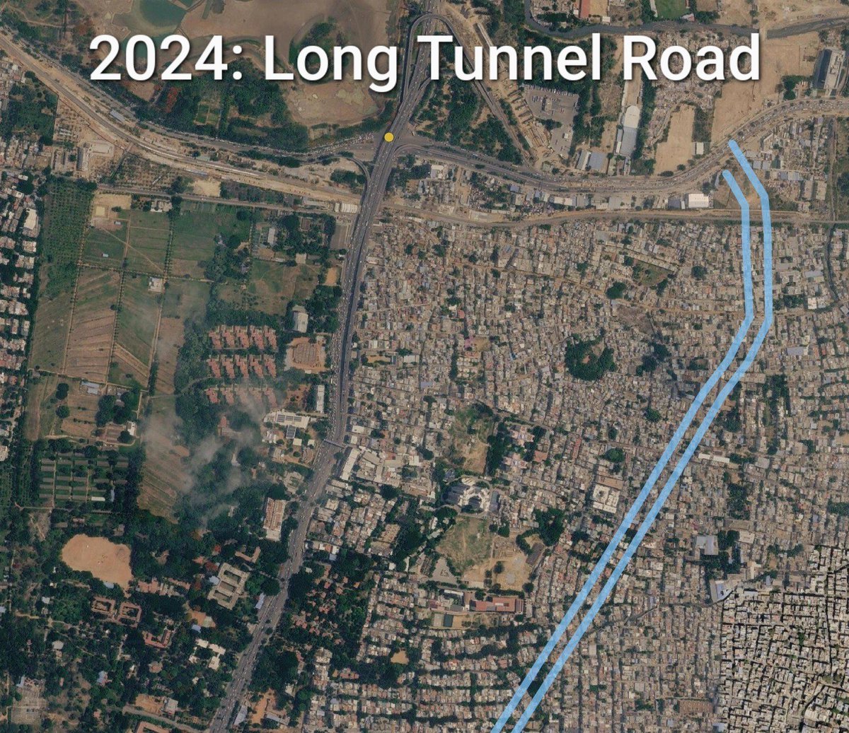 solidview's tweet photo. How Red Line metro was killed?

See the pics Bengaluru

2023: Red Line metro was planned correctly

2024: Long Tunnel parallel to Red Line metro created confusion 

2025: Short Tunnel parallel to Red Line metro created chaos. 1 station eliminated

2026: Red Line in jeopardy now https://t.co/Im5uSMlI93