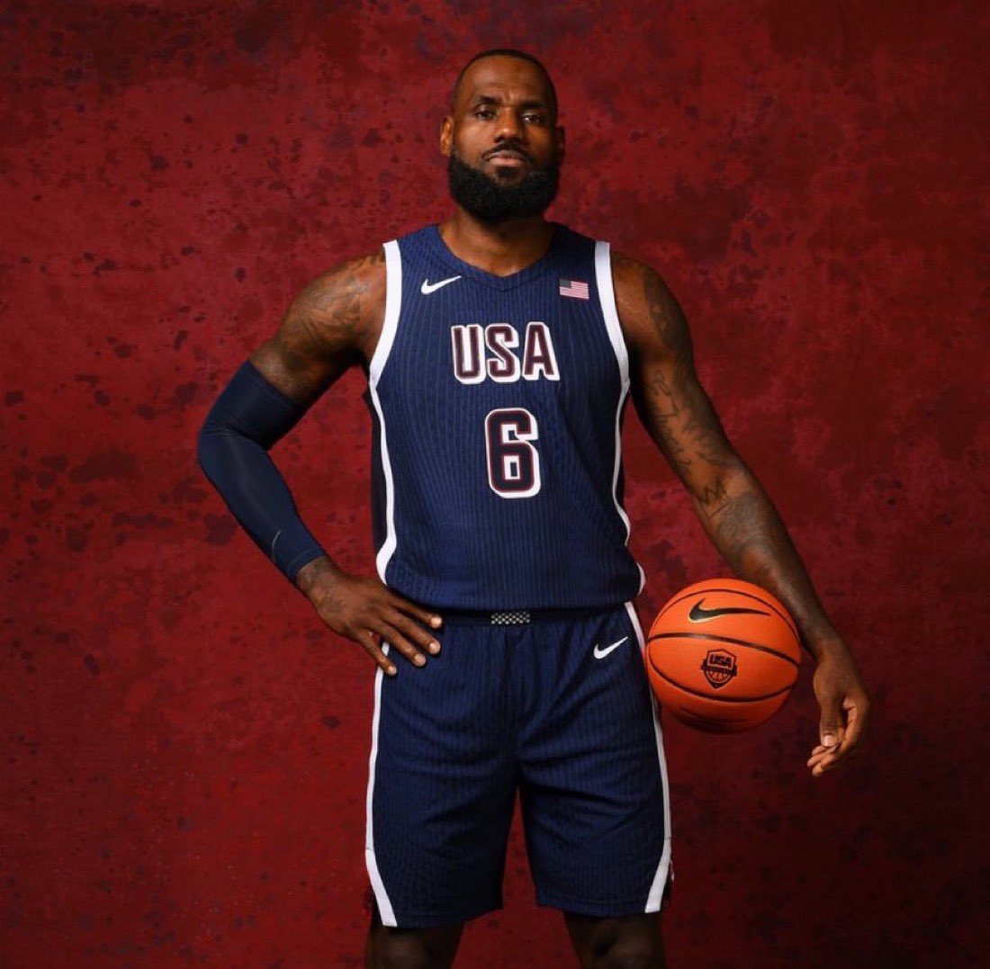 brasilcoast2's tweet photo. 🚨ATENÇÃO!

A Seleção dos EUA dará uma vaga no elenco para LeBron James se ele quiser jogar nas Olimpíadas de 2028.

🗞️- @WindhorstESPN https://t.co/090P8GWhdb