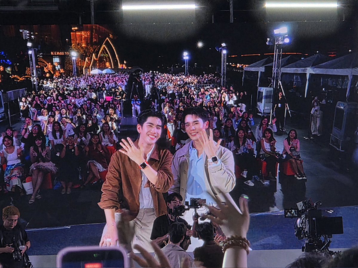 hellojms_'s tweet photo. read throughโชว์บทบอกเหมือนโชว์ทะเบียนสมรส
โชว์ smart watch บอกเหมือนโชว์แหวนแต่งงาน

/กุขำจะเพี้ยนนนน 5555555555555555555555555555555555555555555555555555555555555555555555555555555555555555555

( #IWillAlwaysSaveYou ♡) https://t.co/pqnWOhEbuh