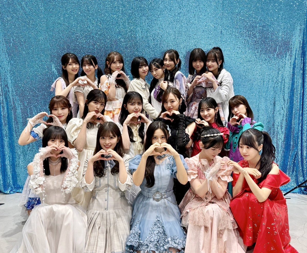 aaaaa62111's tweet photo. これをギリ私服と言えるなんて普段どんなプリンセスをされている方なの？ https://t.co/WWNMO0dRMI