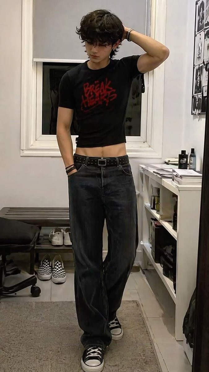olmyang00's tweet photo. @dmdkr_san ....진짜... 저 약간 그런 모먼트도생각나요 츠가 노출 많은 옷 입을때마다 뭐라고하면서 본보기식으로 노출많은 옷입고와사 츠보미가 비명 지르면서 가려주려는 거 상상하고..(ㅋㅋㅋㅌㅋ) 

아..보인다 보여..각선미쩌는 남친이 보인다 https://t.co/Qau7XwN7aE