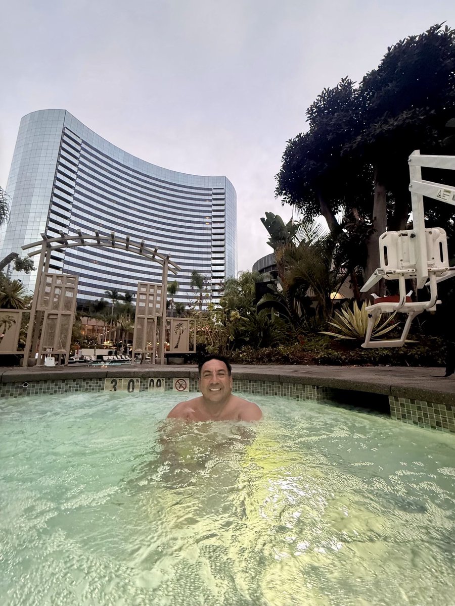 jbjaso3's tweet photo. After a couple of nonstop weeks, this little reset was long overdue. ♨️✨ Taking a moment to slow down, soak it all in, and recharge. Sometimes you just need a little peace, relaxation, and good vibes.
🌴🧖‍♂️
#HotTub #ThereHeIs #RandR #Relax #SanDiego https://t.co/kEzOBypfNe