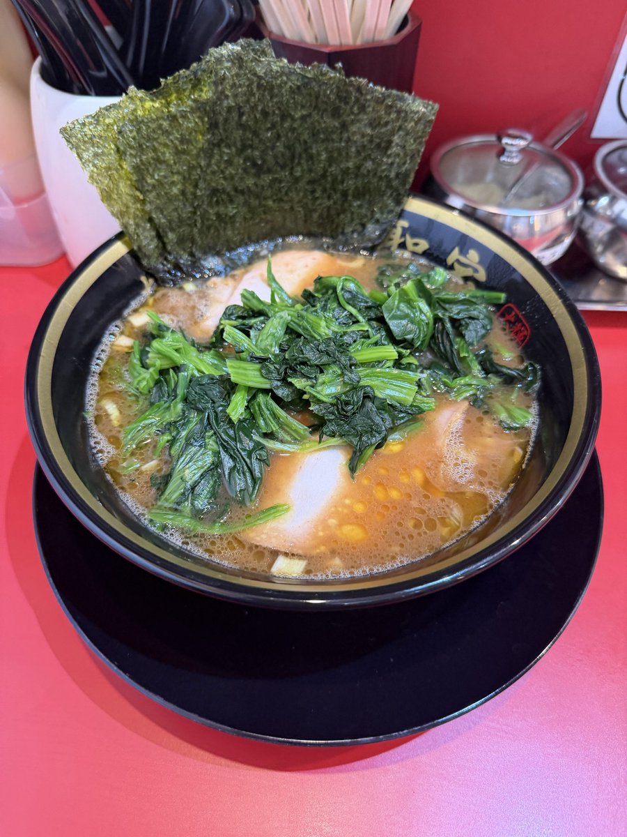 ringosudayo's tweet photo. 御徒町に新しくできた大輝家直系の大聖家に行ってきた。ライスおかわり自由とかいらんねん。半ライスでいい。代わりに麺をもっと美味しくしてくれ https://t.co/i5PknZB07a