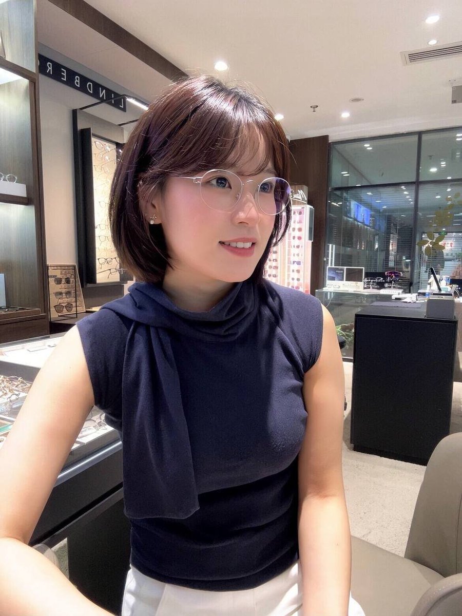 doushabby's tweet photo. 今天刚配的眼镜！怎么样？是不是很有知书达理那味~ https://t.co/PrhlWWq12H