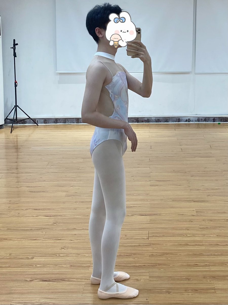 MIX_uex's tweet photo. #舞蹈服 #白丝 #体操服 #大袜 #芭蕾体服 #伪娘 #舞蹈生 #白袜 https://t.co/7wK1KvEORS