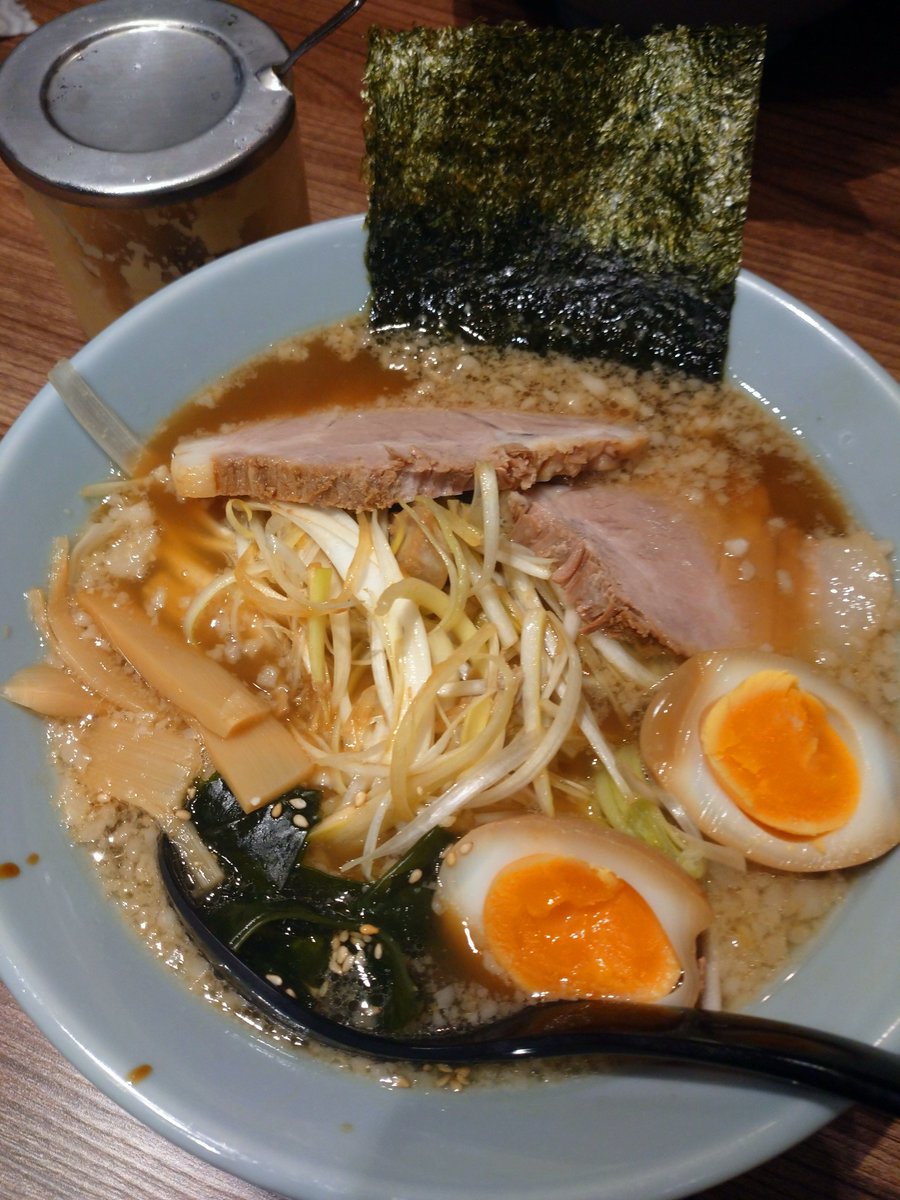 TZ8002's tweet photo. ラーショで晩飯
美味しい https://t.co/hx5LiyMjvd