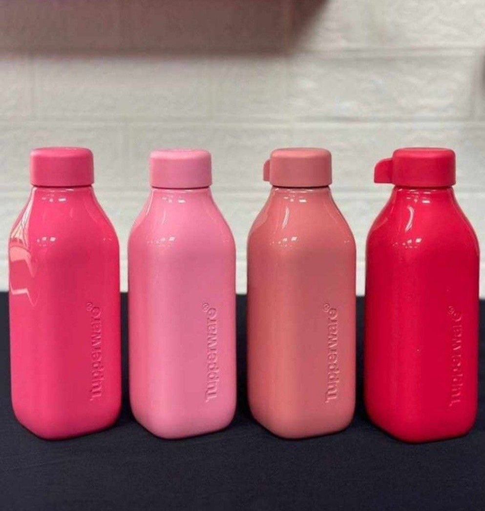 roxysshi's tweet photo. GA NYANGKA TUPPERWARE PUNYA TUMBLER ECO SQUARE😱 kirain stainless steel warnanya lucu lucu banget lagi 😍💕 https://t.co/VLkWbetBjt