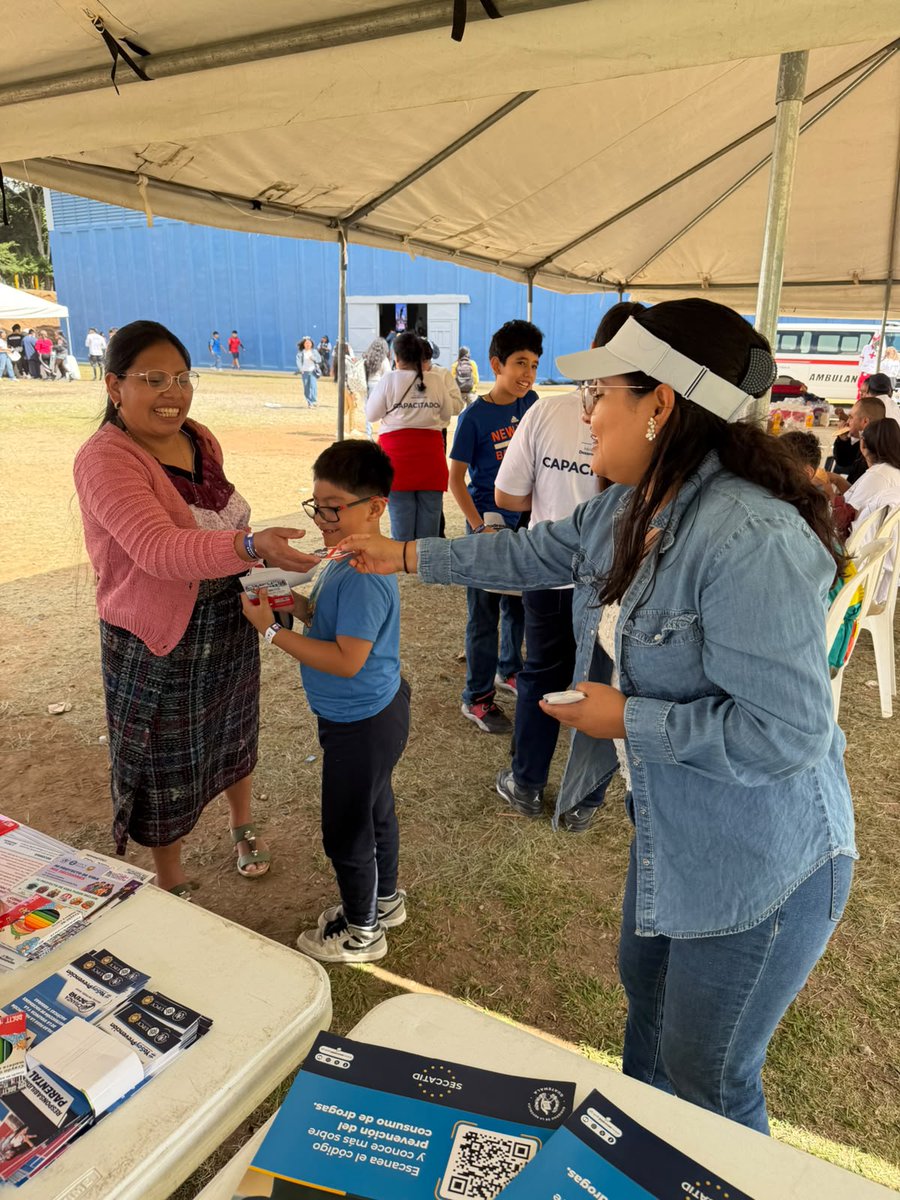SECCATID's tweet photo. 🔵En conmemoración del Día de la Juventud, los programas #PRONEPI y #FamiliasFuertes de la #SECCATID participaron con un stand informativo en la actividad organizada por el Ministerio de Desarrollo Social (MIDES), realizada en el Parque Erick Barrondo, https://t.co/Alati72qVc