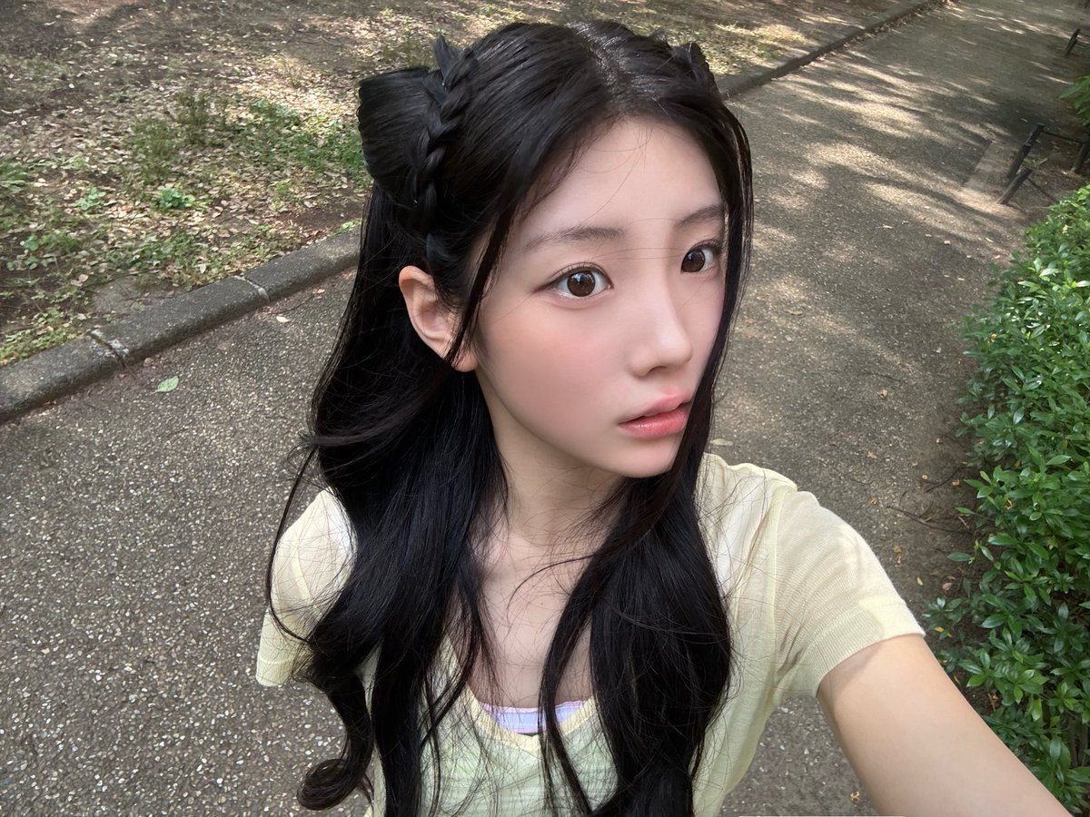 ILLIT_twt's tweet photo. 야옹 🐱

#WONHEE #원희 #ILLIT #아일릿 https://t.co/OA8aPKNZeQ