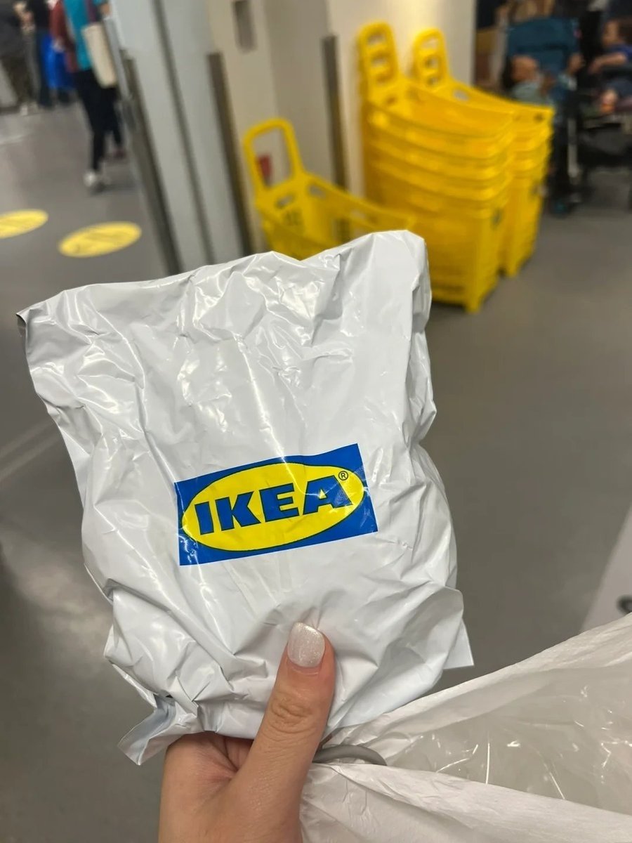 lumissey's tweet photo. SIAPA SANGKA... IKEA PUNYA BLIND BOX SELUCU INI 🤣 🦈 🐒 https://t.co/LVJz2rZHDZ