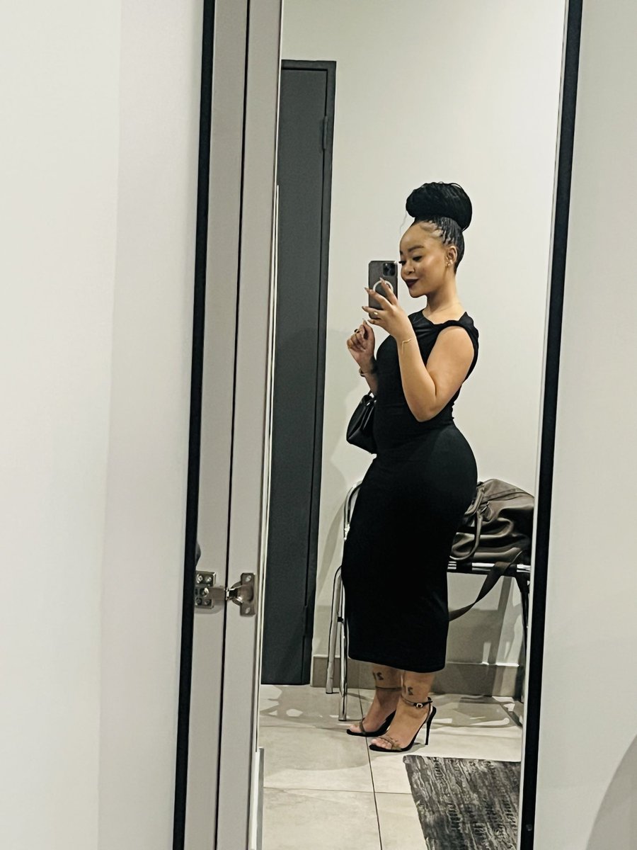 mgedezi_nomvuyo's tweet photo. Got to see Thando Zide perform live with the Loml this past Saturday. 🥹🫶 https://t.co/efpfyOA0bv