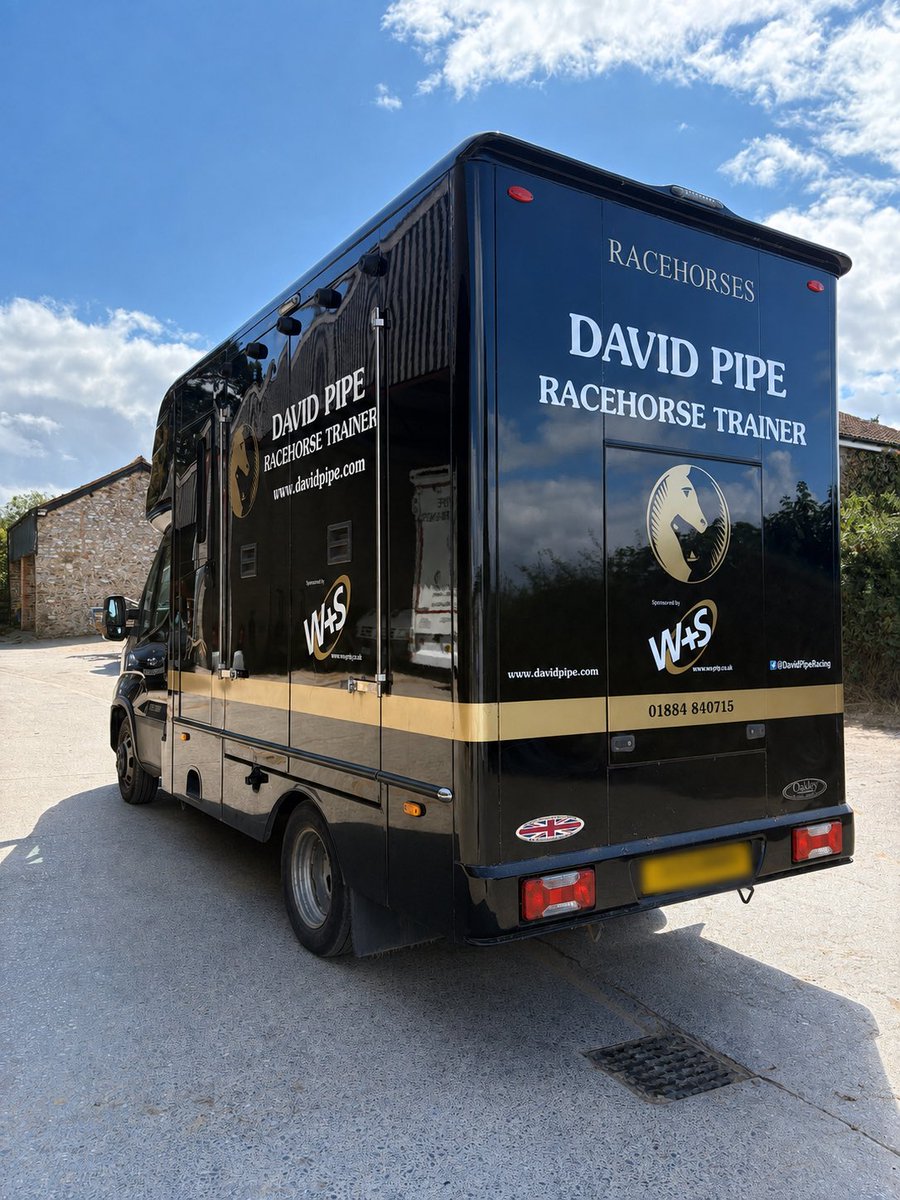 DavidPipeRcing's tweet photo. OUR NEW LORRY 🤩😝
All ready for a great season ahead! https://t.co/cTxFi8TriR