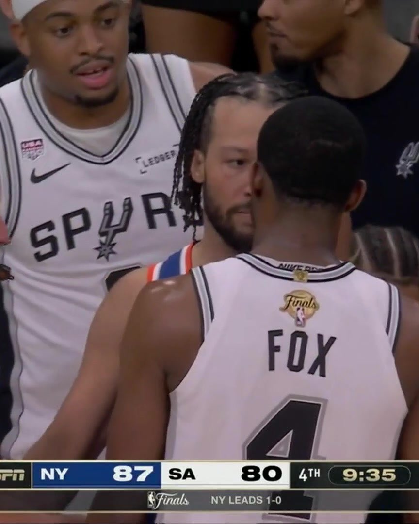 fasho2k's tweet photo. This is literally when the Spurs found out who they were fucking wit

The King of New York wasn’t fucking around #KnicksInFive https://t.co/xTizYsnklX