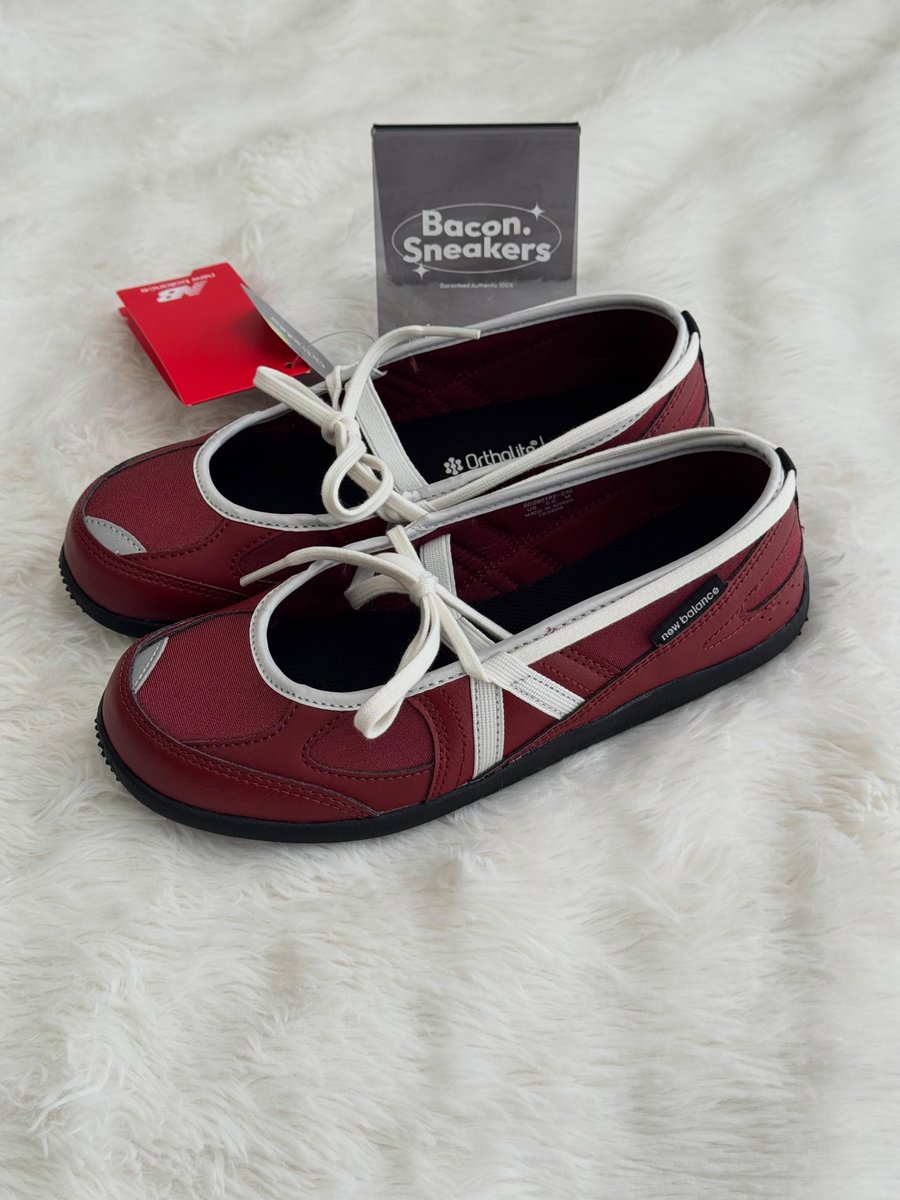 vlailuds's tweet photo. BARU TAHU.. New Balance ngeluarin flat shoes cakep kaya gini 😭 https://t.co/kc66BUGo3C