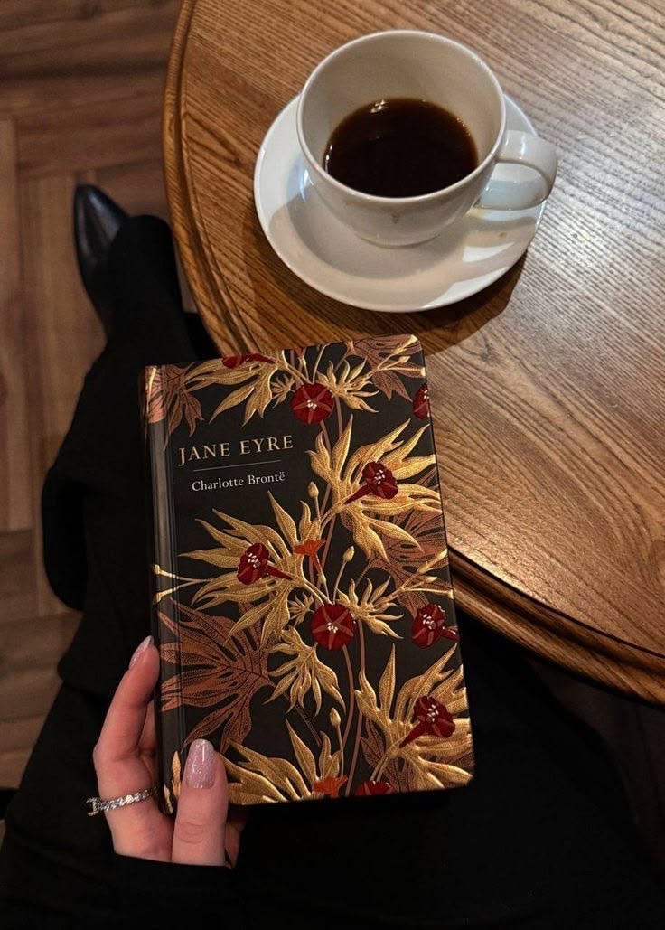anjoepifanico's tweet photo. meu SONHO essa edição de jane eyre! https://t.co/h4fYOG4QwN