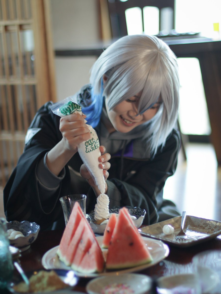ngkmgnt_omikrkn's tweet photo. ⚠cosplay

団子に生クリームタワーを建築ゥ！！
（※美味しくいただいております🍡）

📸：西タ @sakichi_camera さん
#夏だ集まれもぐもぐ本丸 https://t.co/vptXASW9Nu