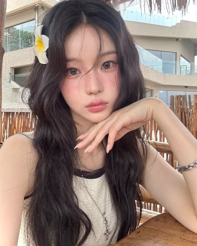 idxrlv's tweet photo. sali me sa trend 🥹

this is who runs this account 🤭💫 https://t.co/Qk986Rmc1X