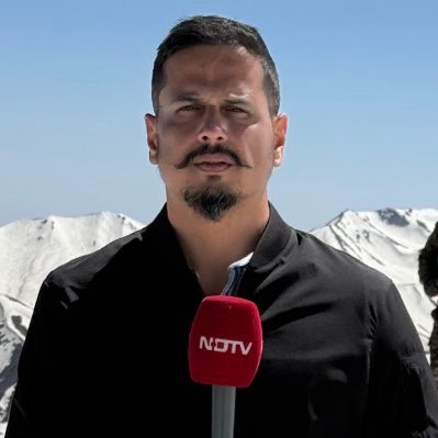 dippershots's tweet photo. This decade in humans with mediocre food choices:

SHIV AROOR

#ShivsMediocreFoodChoices https://t.co/sOvUjlmQE1