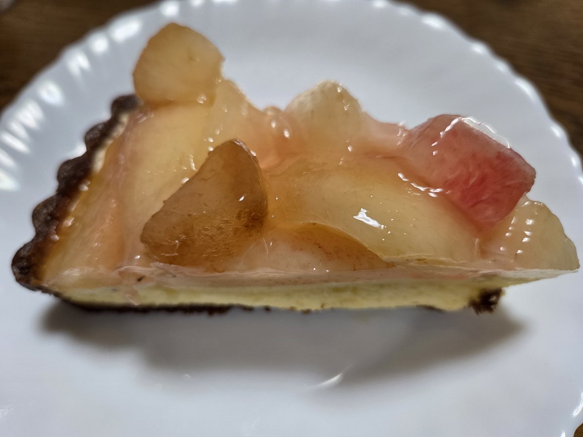 kanko0229's tweet photo. ラス2だった🍑のタルトゲット
晩御飯食べてないからこんな時間にタルトが晩御飯w https://t.co/uStUQWKcrR