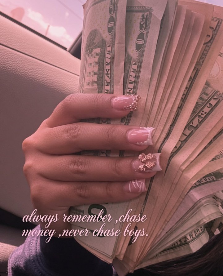 AspiringGyal's tweet photo. Chase the bag, never the boys 💅💰
Be a Princess with a purpose ✨ https://t.co/onJ1wk4J6f