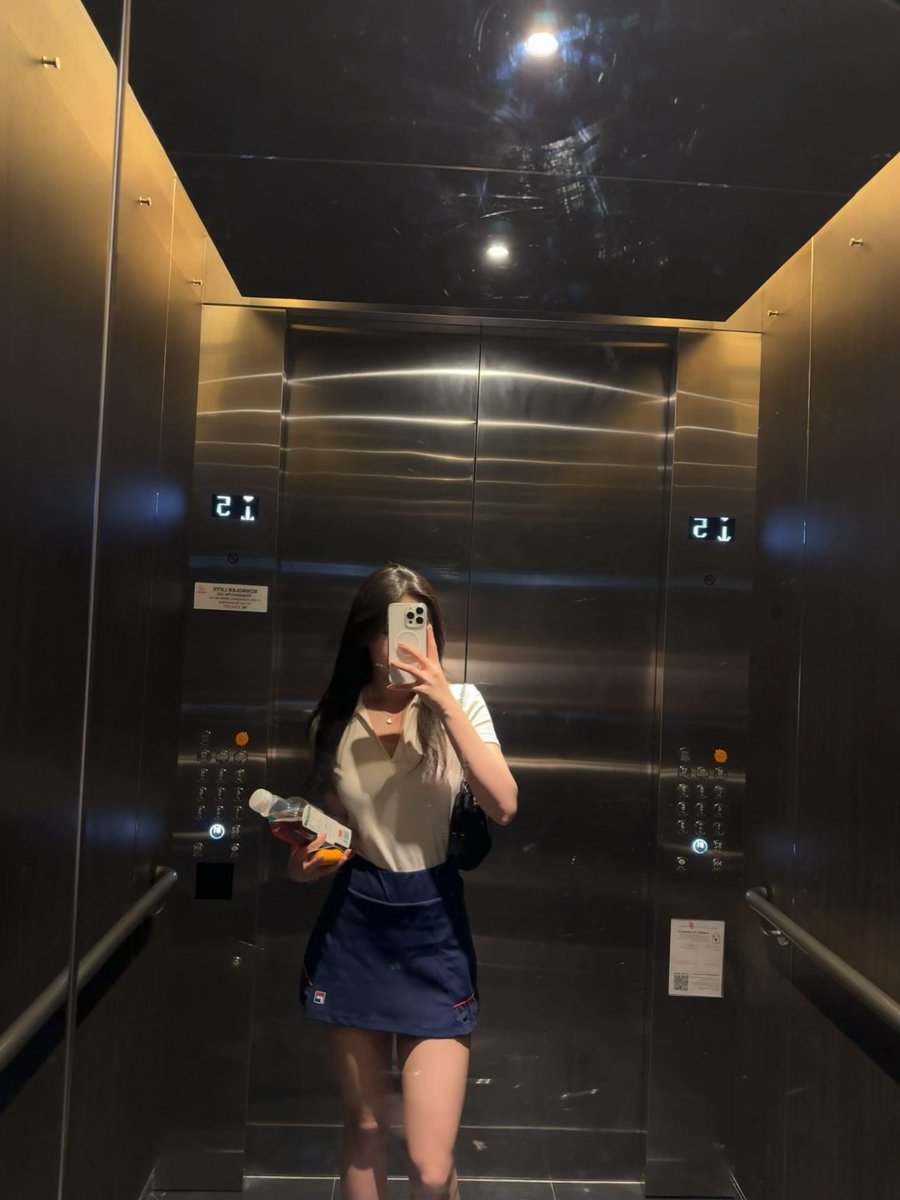 Yoonarat's tweet photo. 조용한 하루 속 작은 순간 
특별하지 않아도 이런 장면들이 일상을 채워주는 것 같네요 😊 https://t.co/Iqi8N7tbZk