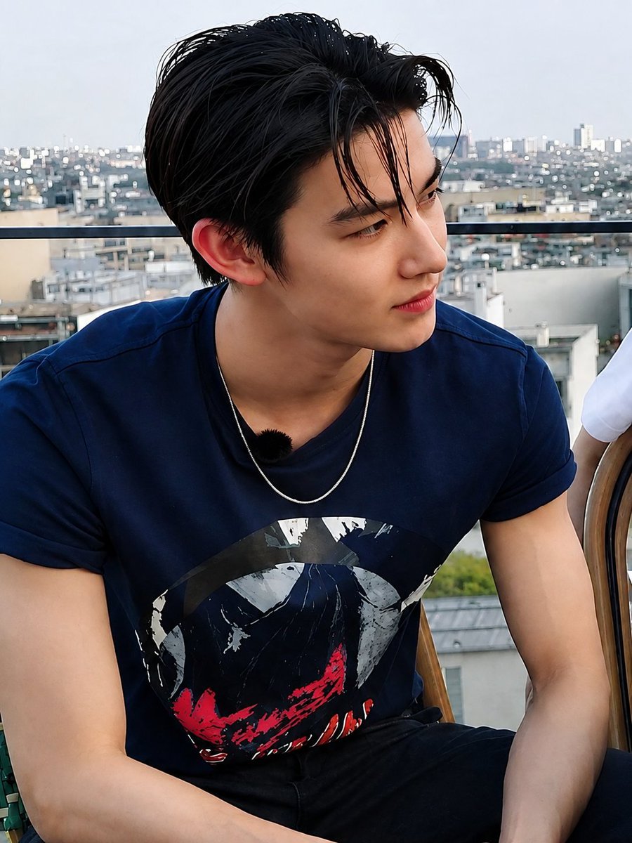 xxeoje's tweet photo. seonghyeon with a basic outfit >> https://t.co/XkJGPUClHd