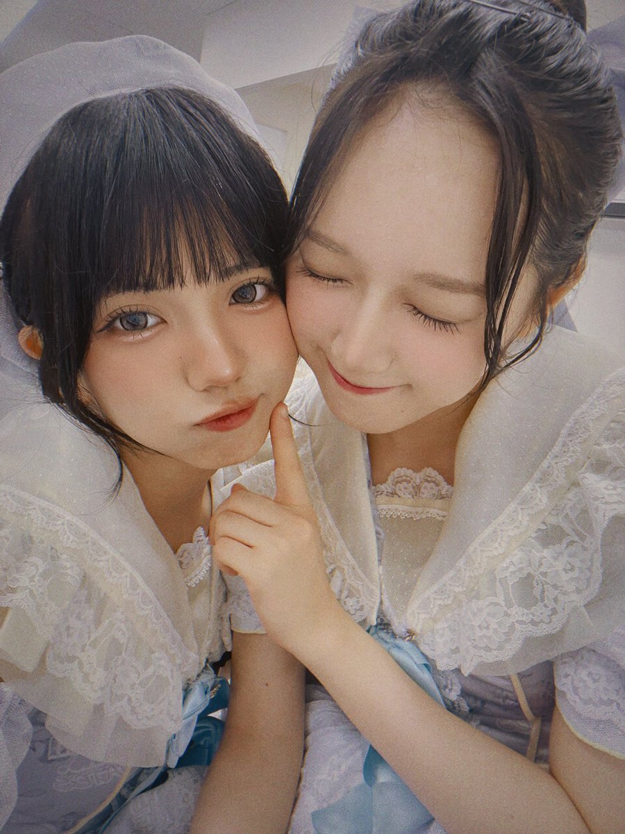 leona_KLM0627's tweet photo. 前髪上げてるゆちが可愛すぎて選べなくて聞いたら"ぜんぶ"らしいので全部使わせていただきます😌🩵

前髪なしがおねいさんすぎて大好きです。
いつかれおなもやりたいです。
世界のみんな大好きおやすみ
 #カワラボメイツ  #中森玲緒奈 https://t.co/tFOiTBkqwE