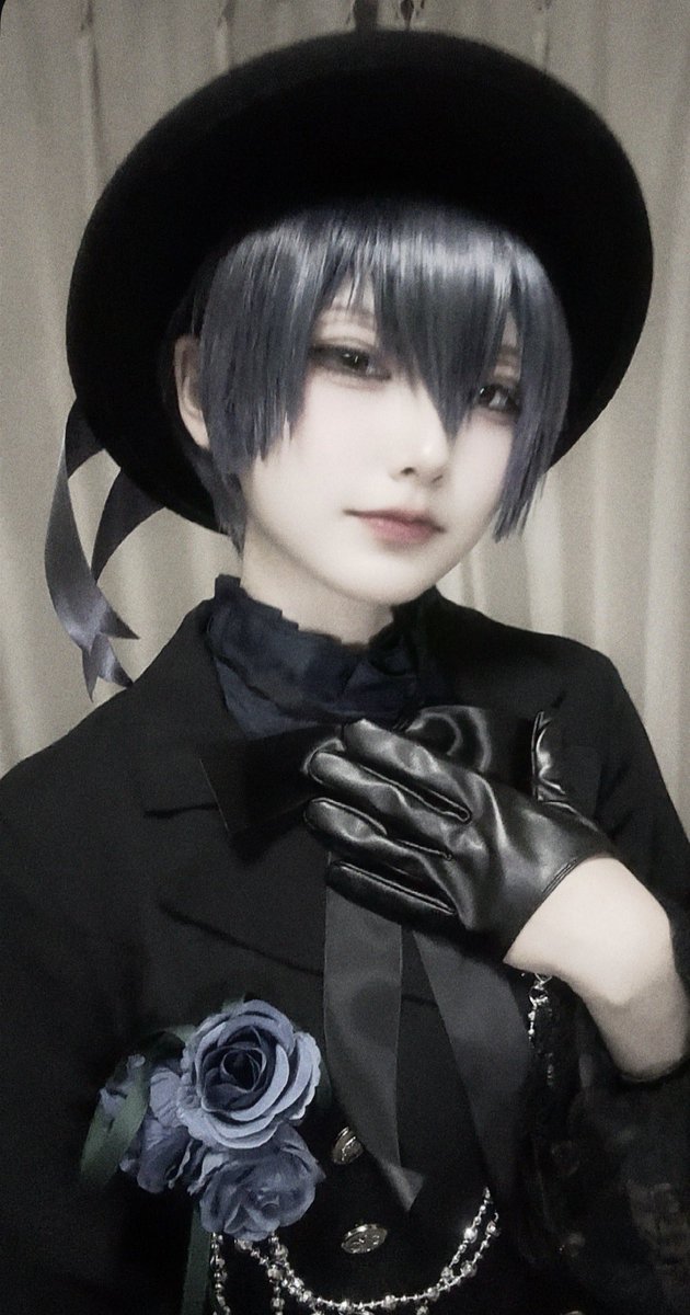 urin_q's tweet photo. 黒執事コスプレ

シエル兄 ⚠️カラコンなし
いつぞやの宅コス
 #黒執事コスプレ  #コスプレイヤーさんと繋がりたい https://t.co/owPqSRmMRC