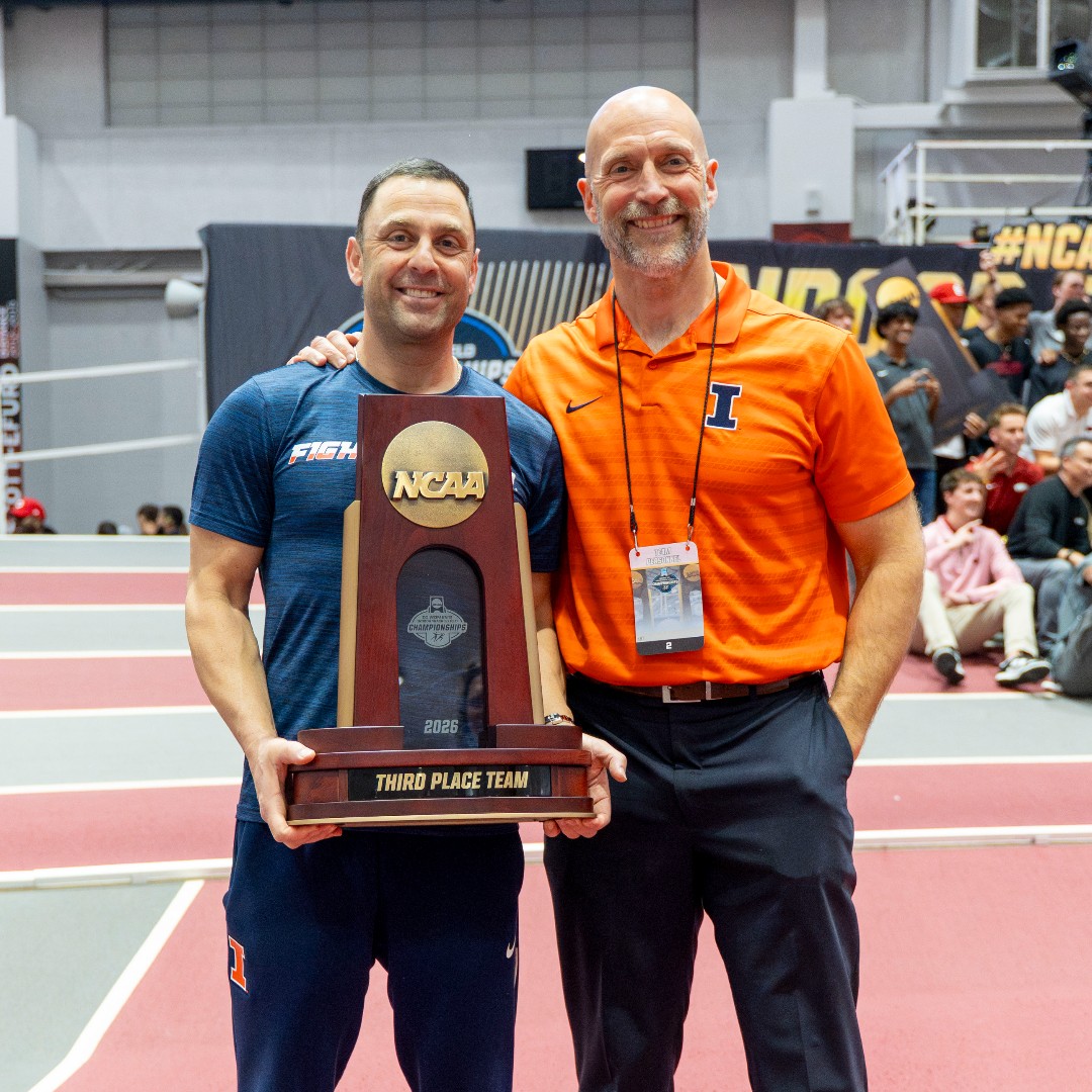 IlliniAthletics's tweet photo. Happy Birthday to the ultimate Illini! https://t.co/REs7cru6Hb