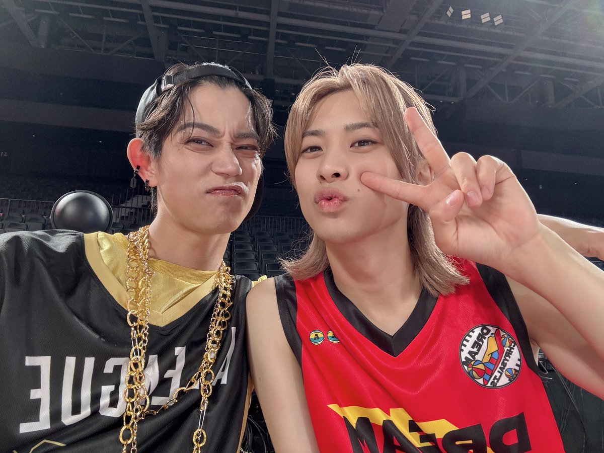 kensuke_mr6's tweet photo. 『ACTORS☆LEAGUE in Basketball 2026』

・キャスター
・ゴールデ��ポジティブディフェンダー
ありがとうございました！！

4mの高橋健介も
用意していただきました！！

また選手として
みんなと戦える日を楽しみにしております！ https://t.co/r2NCan2r2S
