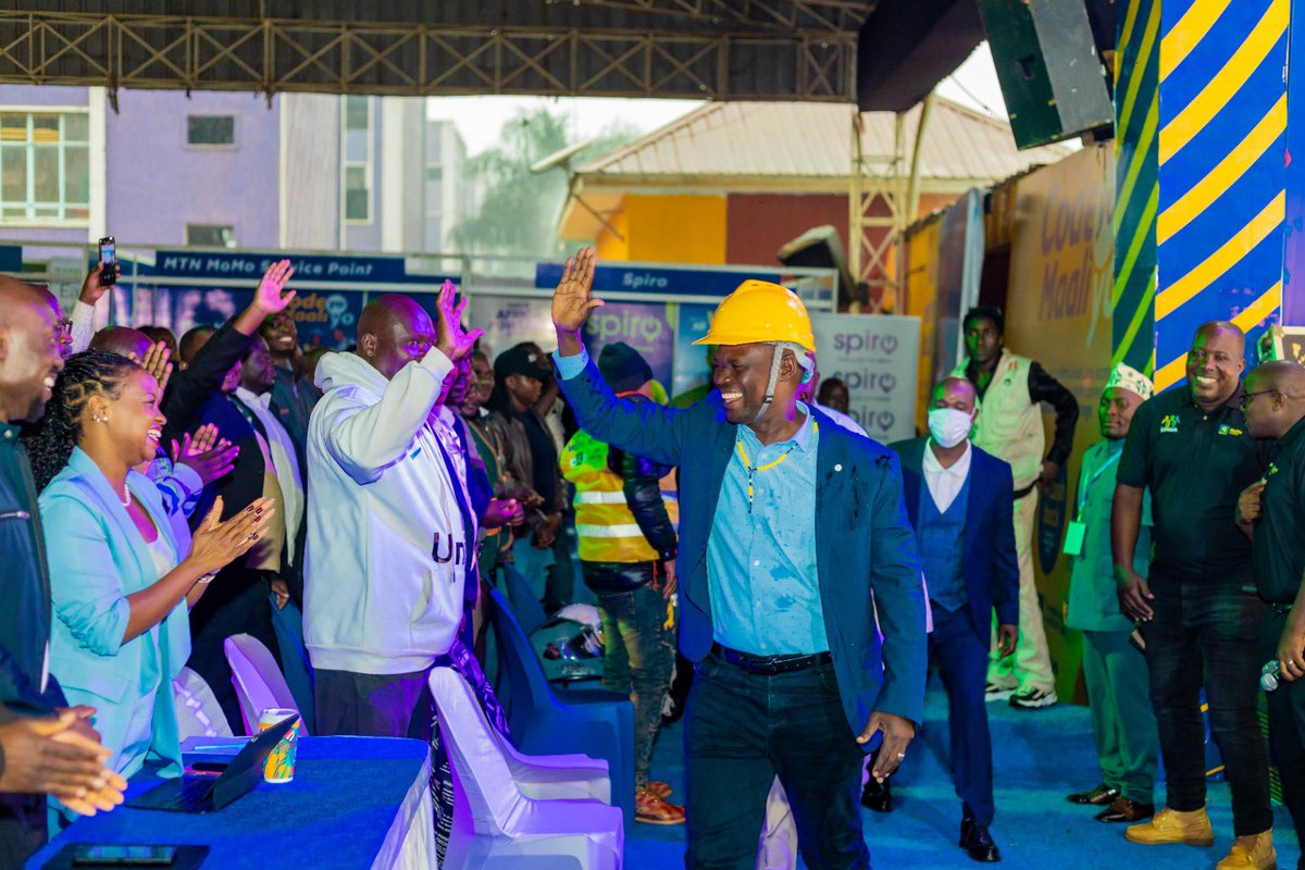 meyveis21's tweet photo. He emphasized the importance of road safety!!
He said the Boda Boda riders should respect traffic lights and follow all the other traffic rules and regulations.
#CodeYoMaaliYo
#ThePowerOfMoMo https://t.co/axIj7f53e4